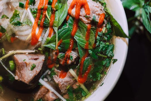 Pho: Tajemství Vietnamské Polévky a Autentický Recept